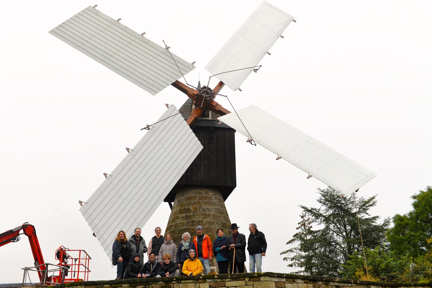 Les Baron, famille de passionnés qui se battent pour préserver leur moulin à vent, en Anjou : « Il est tellement habité de l’âme de nos parents »