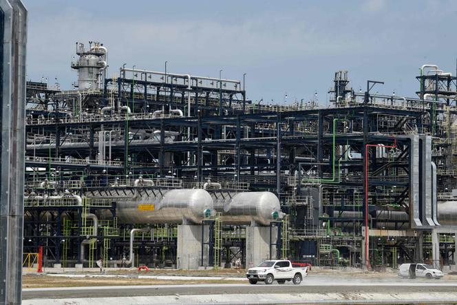 La raffinerie pétrolière Dangote à Lagos (Nigeria), le 22 mai 2023.