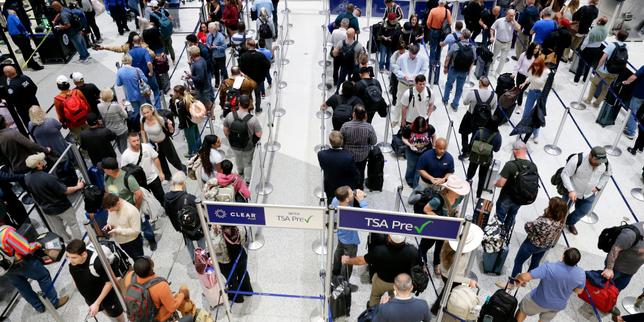 Guerre au Moyen-Orient : aux Etats-Unis, les passagers aériens paieront l’addition de l’envolée du kérosène