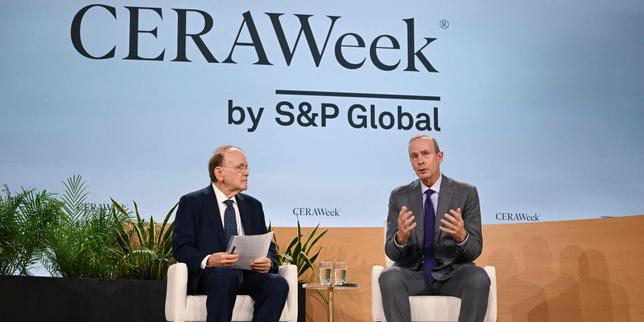 Guerre au Moyen-Orient : le fatalisme des patrons des multinationales de l’énergie, réunis au Texas