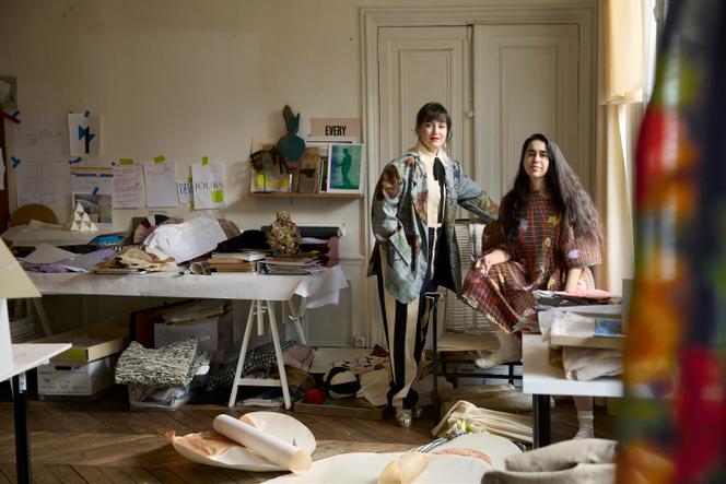 Yto Barrada, dans son atelier, aux côtés de Myriam Ben Salah, la commissaire du pavillon français de la Biennale de Venise, à Paris, en février 2026.