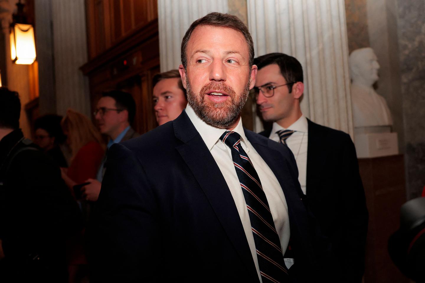 Markwayne Mullin nommé secrétaire à la sécurité intérieure des Etats-Unis, après le renvoi de Kristi Noem