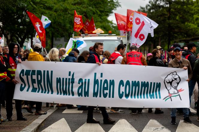 Lors d’une manifestation à Nantes contre La Nuit du bien commun, un gala organisé par un mouvement cofondé par le milliardaire conservateur Pierre-Édouard Stérin, le 5 juin 2025.