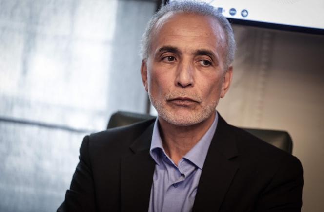O islamologista suíço Tariq Ramadan, em Paris, 30 de setembro de 2025.