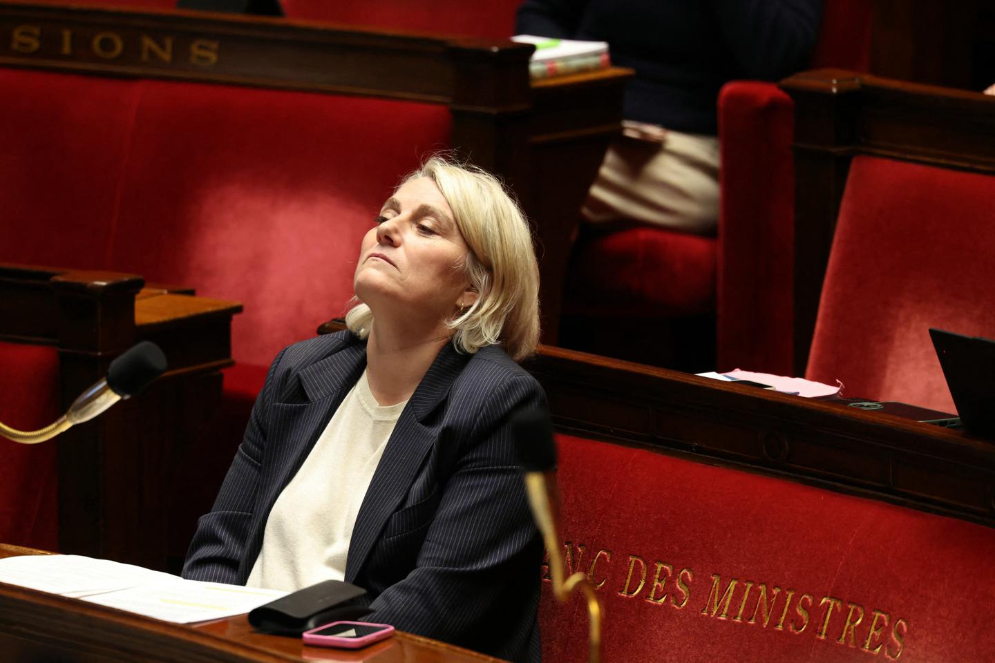 Protection de l’enfance : le projet de loi promis par le gouvernement, donné pour mort, « sera présenté au conseil des ministres mi-mai », assure Stéphanie Rist