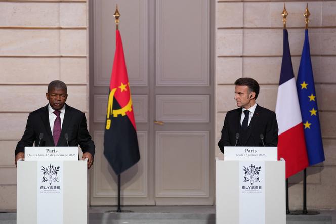 O Presidente angolano, João Lourenço, e o seu homólogo francês, Emmanuel Macron, no Eliseu, em Paris, em 16 de janeiro de 2025.
