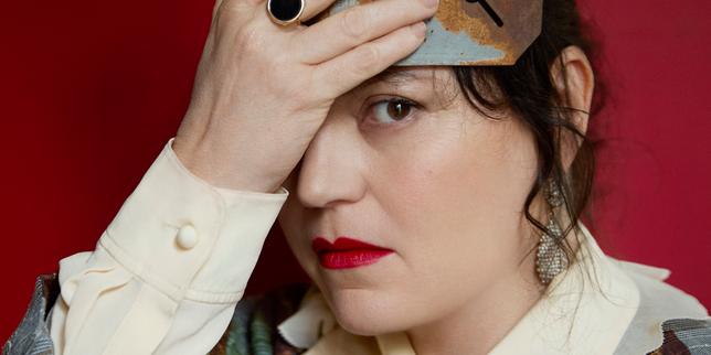 Yto Barrada, dans son atelier, à Paris, en février 2026.