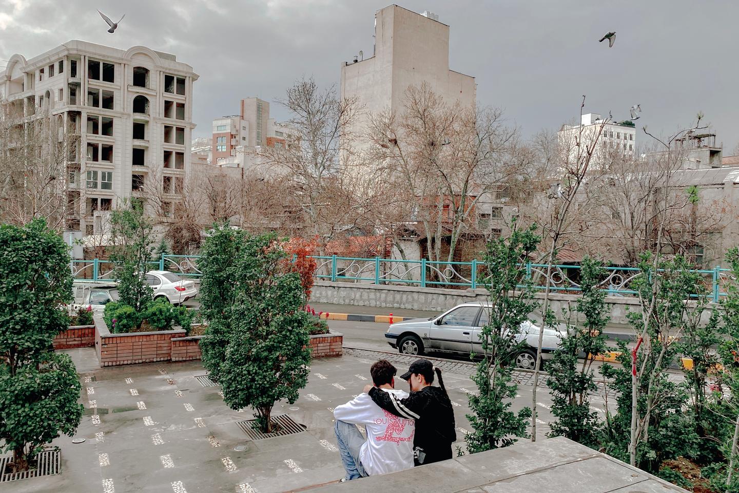 Dans Téhéran en guerre, des photos inédites du quotidien des habitants pris sous les bombes