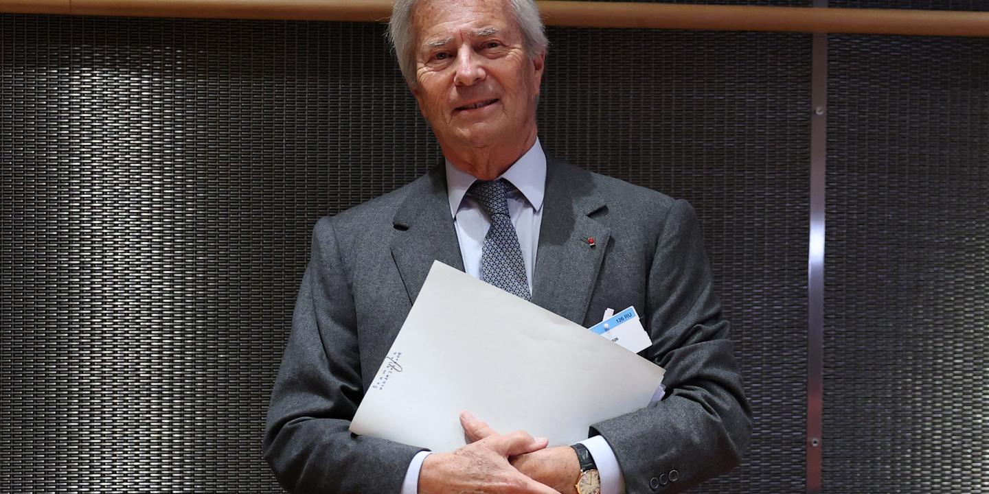 Vincent Bolloré défend sa stratégie éditoriale chez Grasset face aux départs