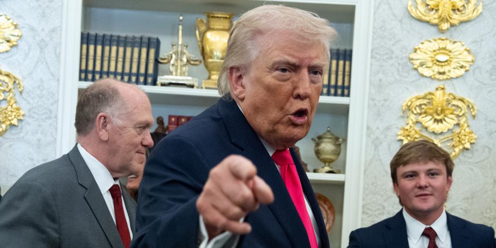 Le président Donald Trump dans le Bureau ovale de la Maison Blanche, à Washington, le 24 mars 2026. - ALEX BRANDON/AP