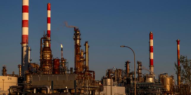 Guerre au Moyen-Orient : le gouvernement français en appelle aux raffineries pour alléger la tension sur les prix des carburants
