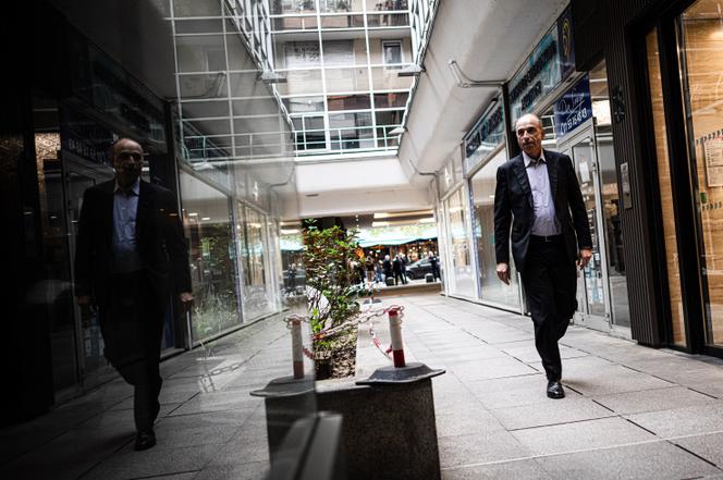 Jean-François Copé chega ao cargo político republicano, em Paris, em 24 de março de 2026.