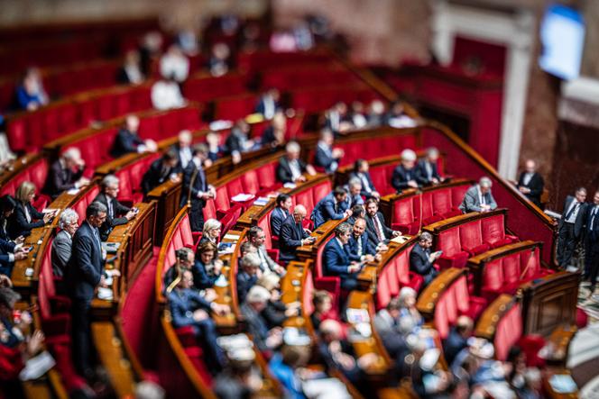 Na Assembleia Nacional, em Paris, 24 de março de 2026.