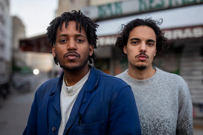 Eyob Bressy et Youssef Dridi, dans le quartier de Belleville, à Paris, le 19 mars 2026.