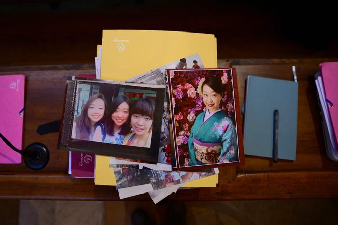 Des photographies de Narumi Kurosaki présentées lors du procès de Nicolas Zepeda, au tribunal correctionnel de Lyon, le 17 mars 2026. 