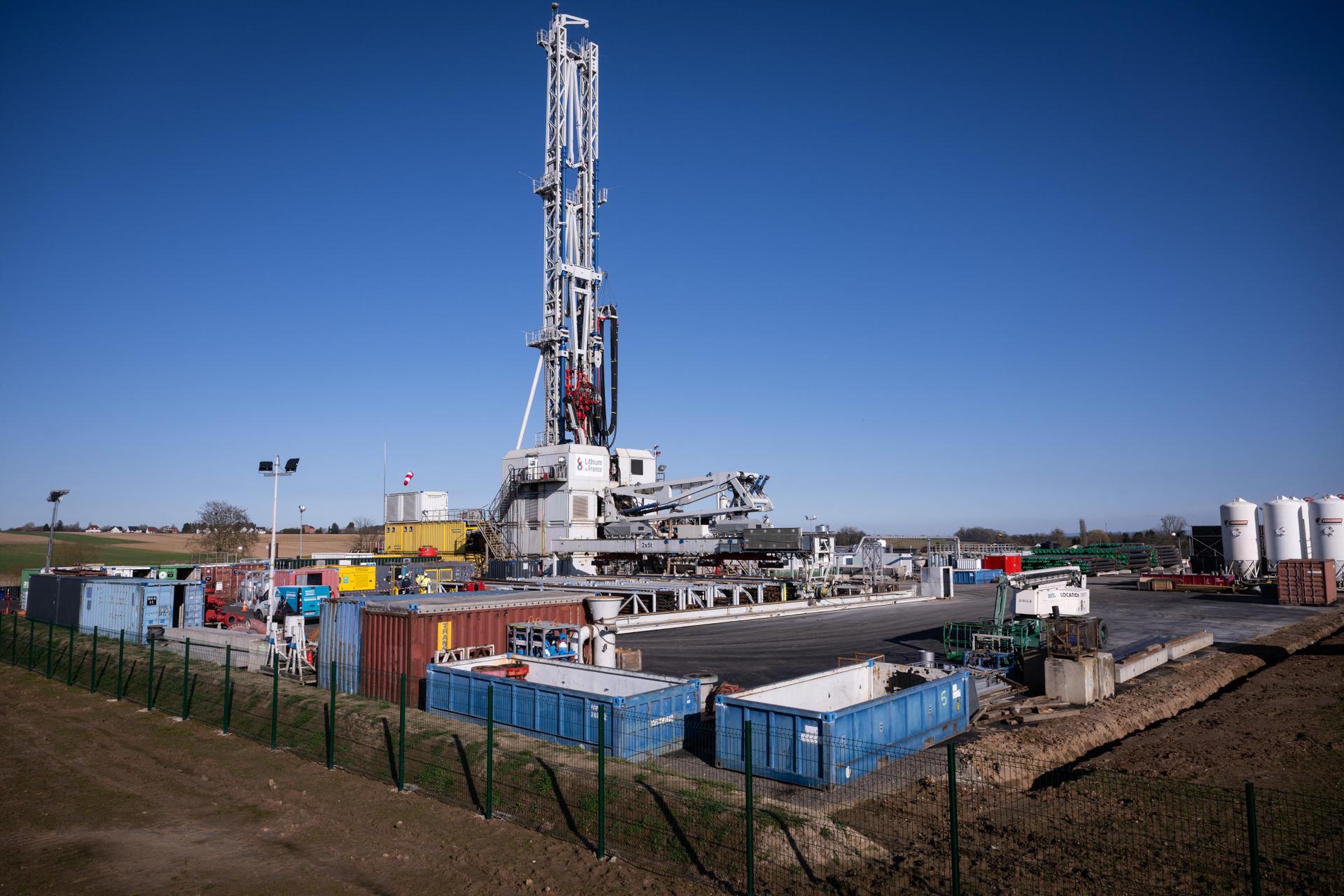 Le site de forage géothermique exploité par Lithium de France à Schwabwiller, commune de Betschdorf (Bas-Rhin), le 2 mars 2026.