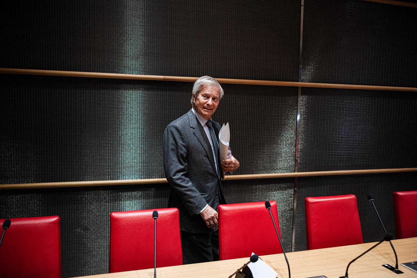 Les médias Bolloré chassent la « taupe » d’un RN paranoïaque