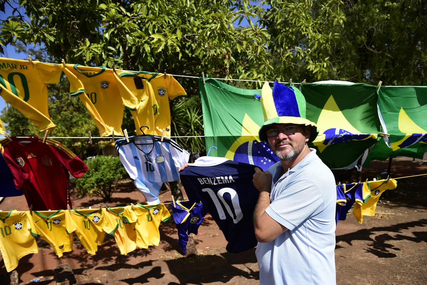 « La France, c’est un Brésil européen » : les Bleus du football, une passion au pays de Pelé