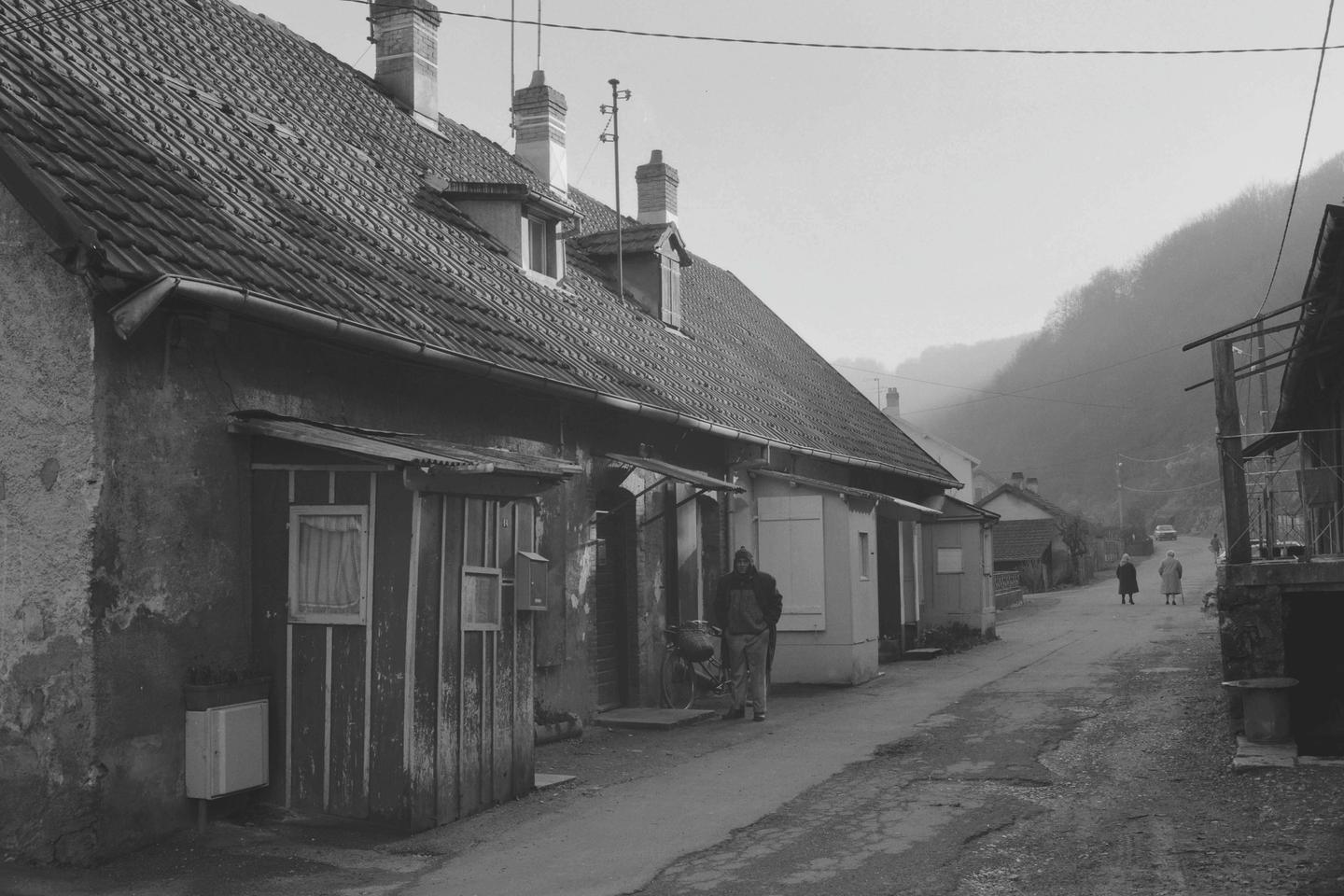 Retour sur l’histoire du livre « Mémoires de l’enclave », enquête sur la vie ouvrière dans le pays de Montbéliard, publiée par l’écrivain Jean-Paul Goux dans les années 1980