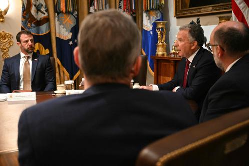 L’envoyé spécial américain pour le Moyen-Orient, Steve Witkoff, lors d’une réunion du cabinet à la Maison Blanche, à Washington, le 26 mars 2026.