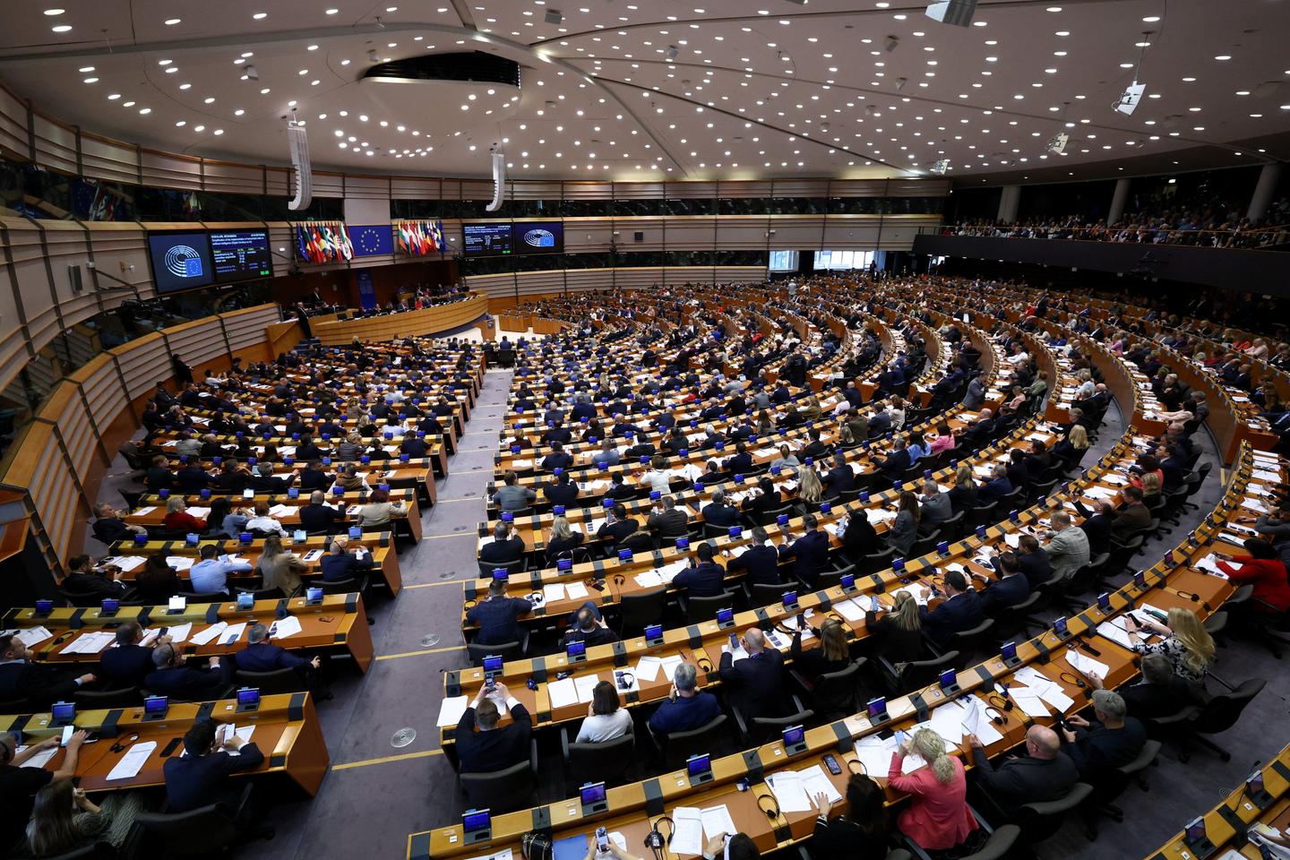 Le Parlement européen approuve l’accord commercial avec les Etats-Unis, avec de fortes réserves