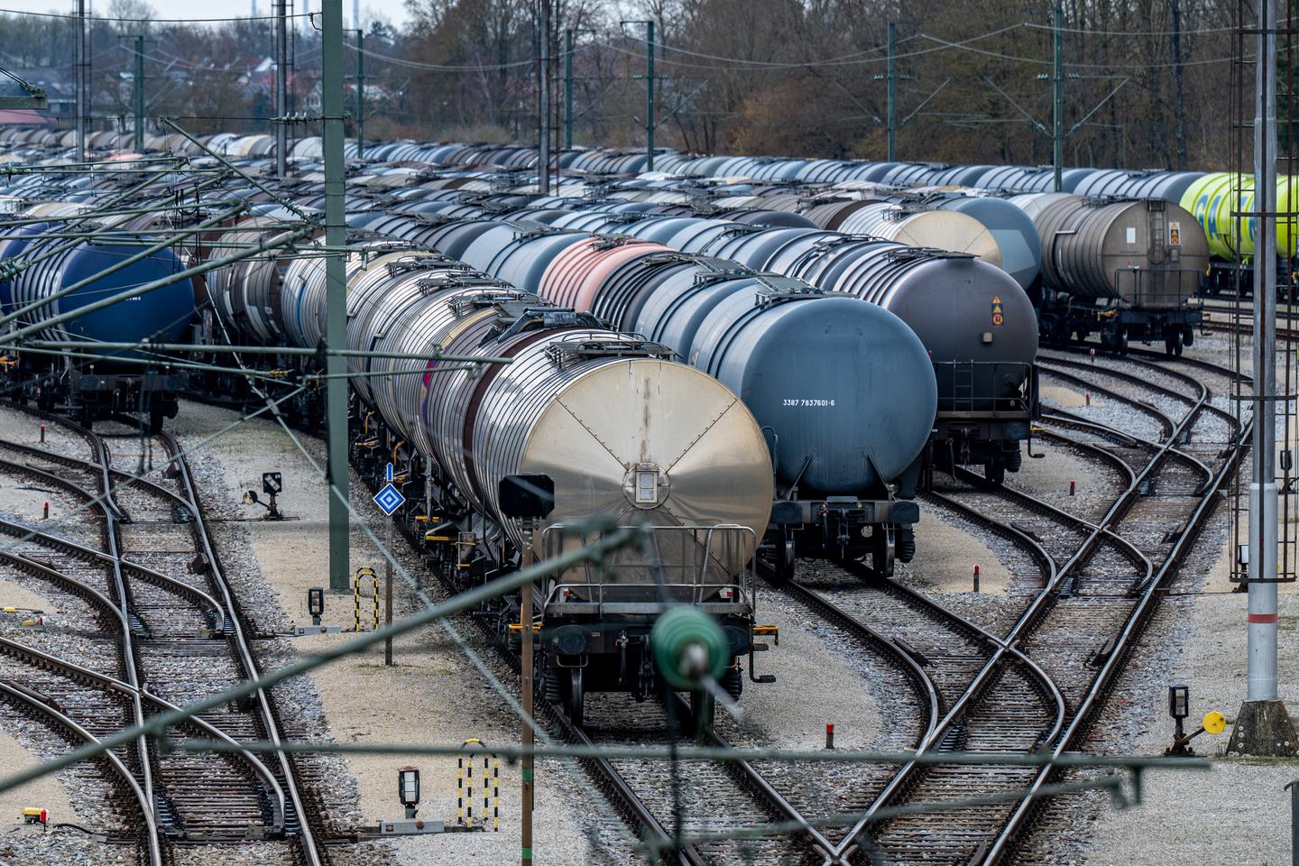 Guerre au Moyen-Orient : comment le plastique et la chimie, ingrédients-clés de l’économie, alimentent l’inflation