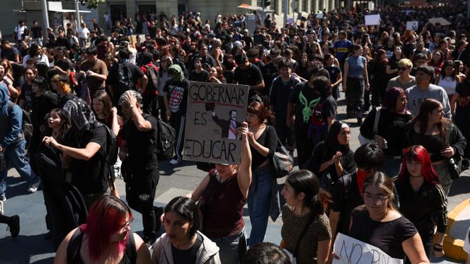 Manifestations estudiantines contre le gouvernement chilien, à Santiago, le 26 mars 2026.