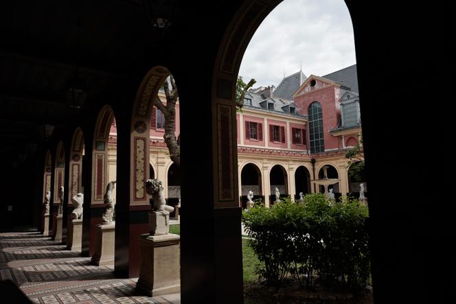 La cour du mûrier, à l’Ecole nationale supérieure des beaux-arts de Paris, le 13 mai 2025.