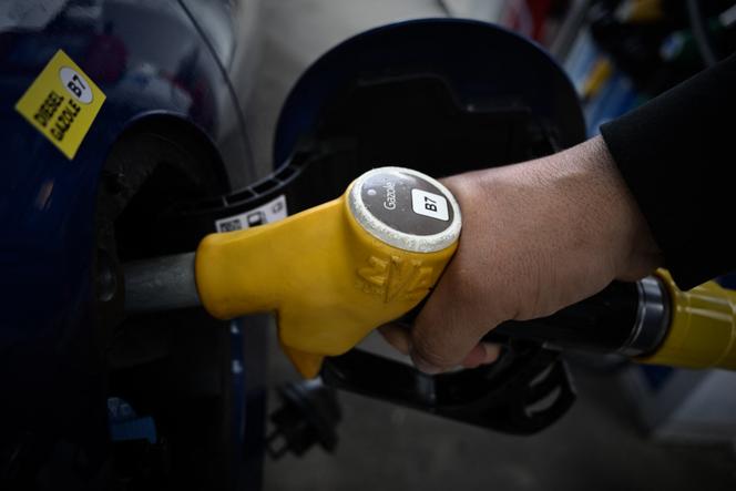 Dans une station-service de Bruges (Gironde), le 10 mars 2026.