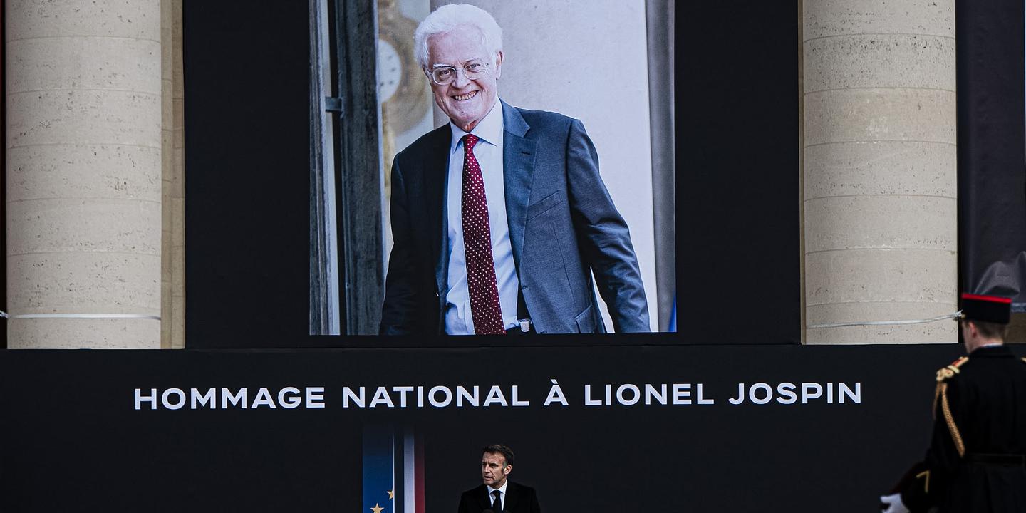 Emmanuel Macron salue « un humble militant » qui a « modernisé » la France « de manière inédite » Emmanuel Macron salue « un humble militant » qui a « modernisé » la France « de manière inédite »