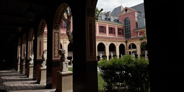 La cour du mûrier, à l’Ecole nationale supérieure des beaux-arts de Paris, le 13&nbsp;mai&nbsp;2025.