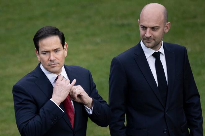 Le secrétaire d’Etat américain, Marco Rubio, et le ministre des affaires étrangères français, Jean-Noël Barrot, lors d’une réunion des ministres des affaires étrangères du G7, à Cernay-la-Ville (Yvelines), le 27 mars 2026.