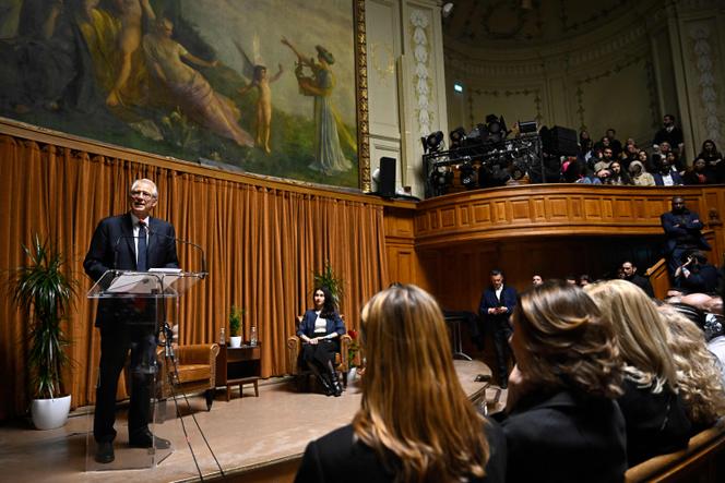 O ex-primeiro-ministro francês Dominique de Villepin, durante conferência sobre política nacional na Sorbonne, em Paris, 27 de março de 2026.