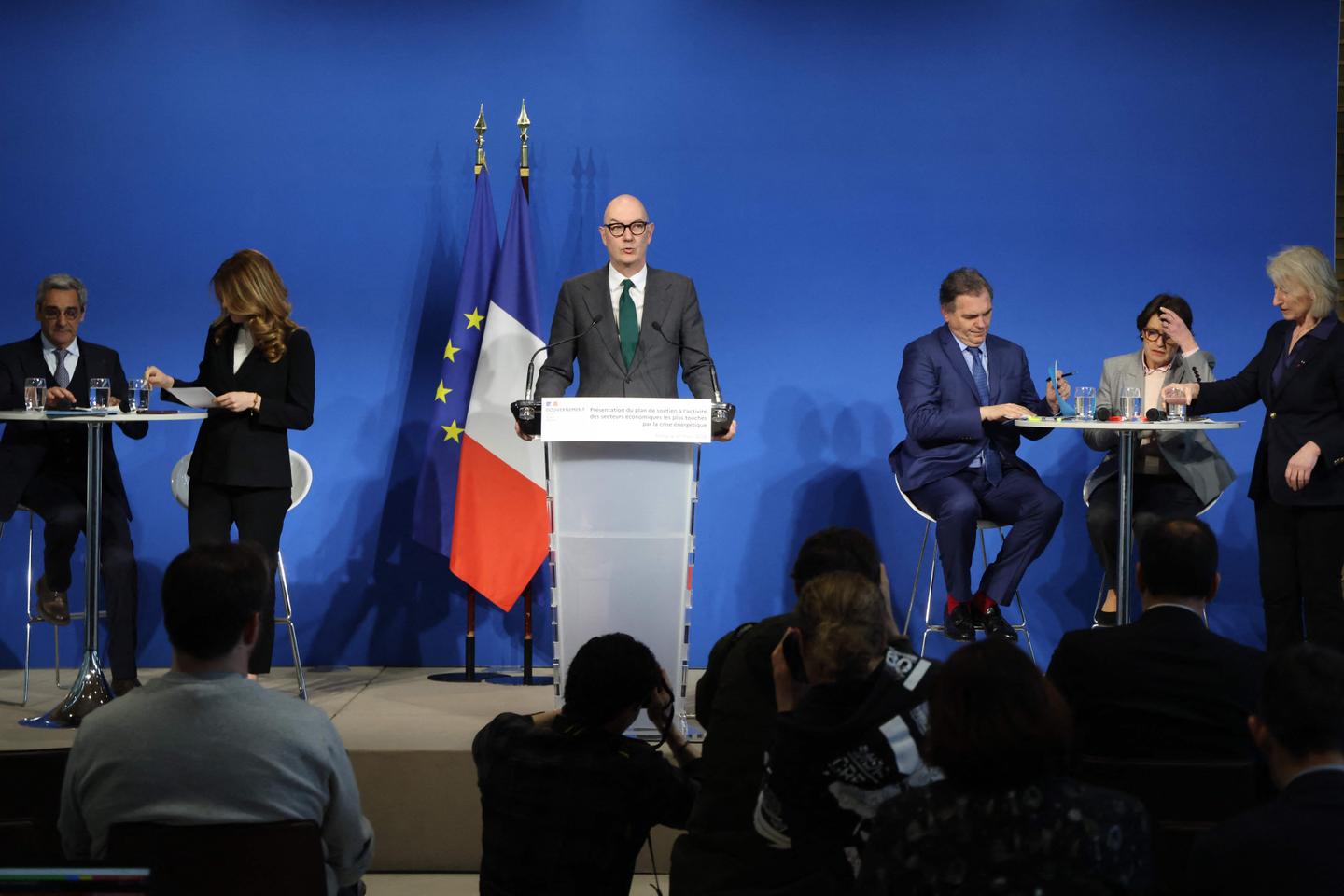 Prix du carburant : le gouvernement annonce un mini-plan d’aide aux professionnels les plus touchés Prix du carburant : le gouvernement annonce un mini-plan d’aide aux professionnels les plus touchés