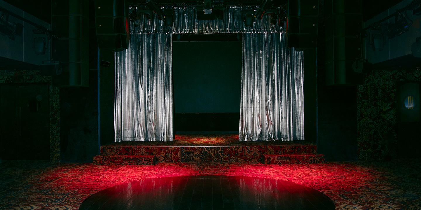 Le Bus Palladium, mythique club de Pigalle, retrouve son âme rock après rénovation
