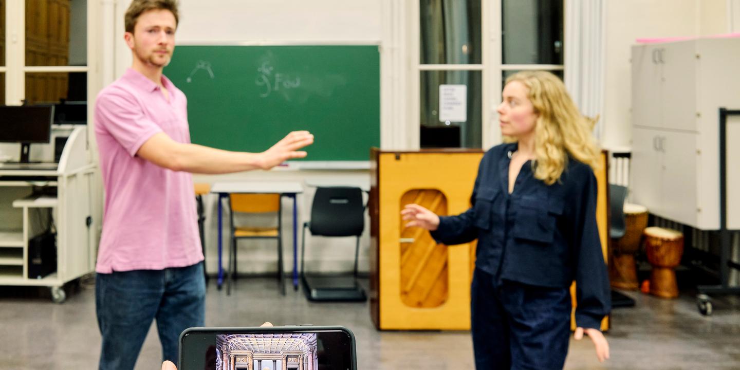 Une pièce inédite de Molière coécrite avec l'IA dévoilée à Paris