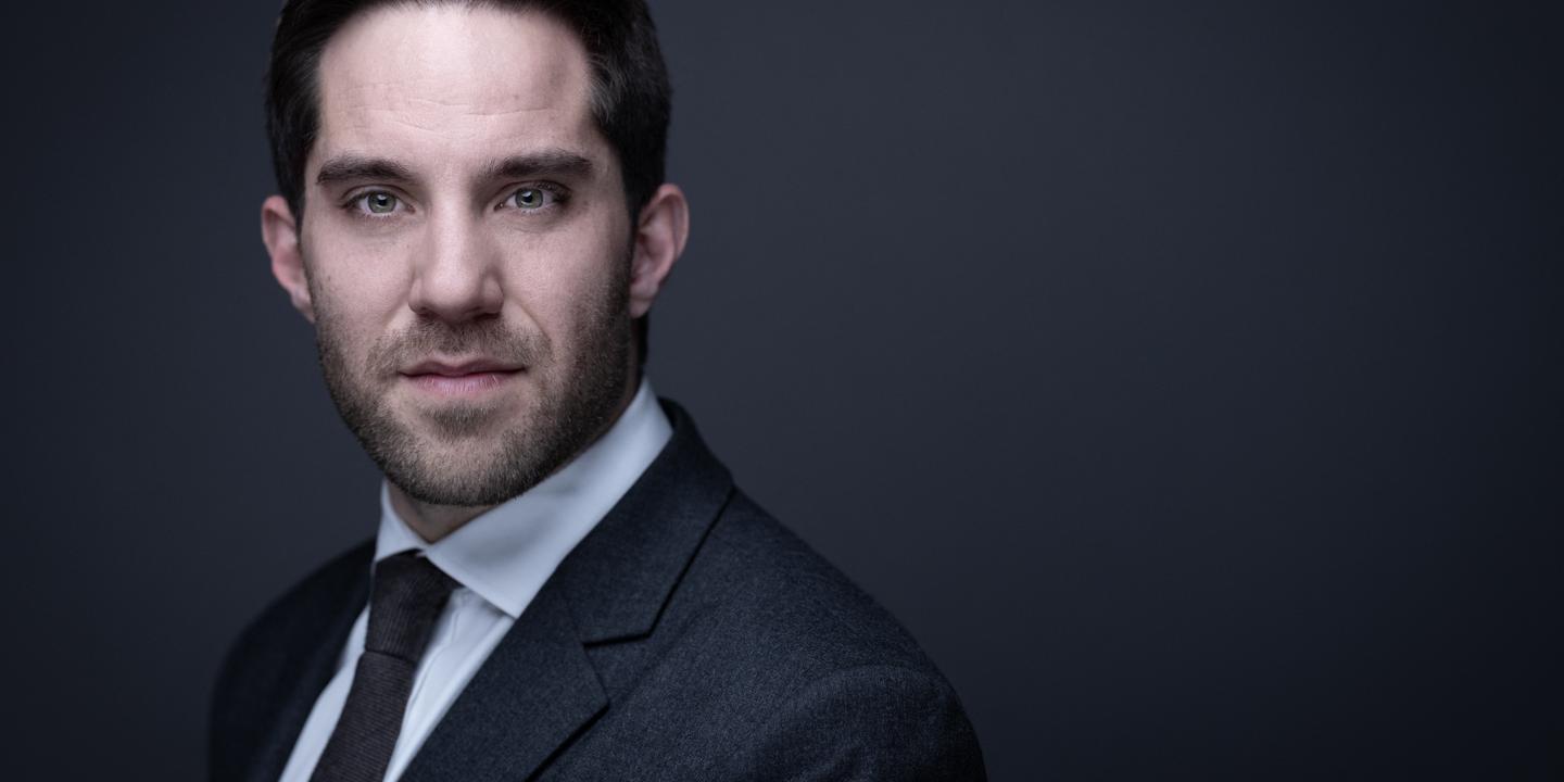 Thomas Ménage invité de Questions Politiques : suivez l'émission en direct