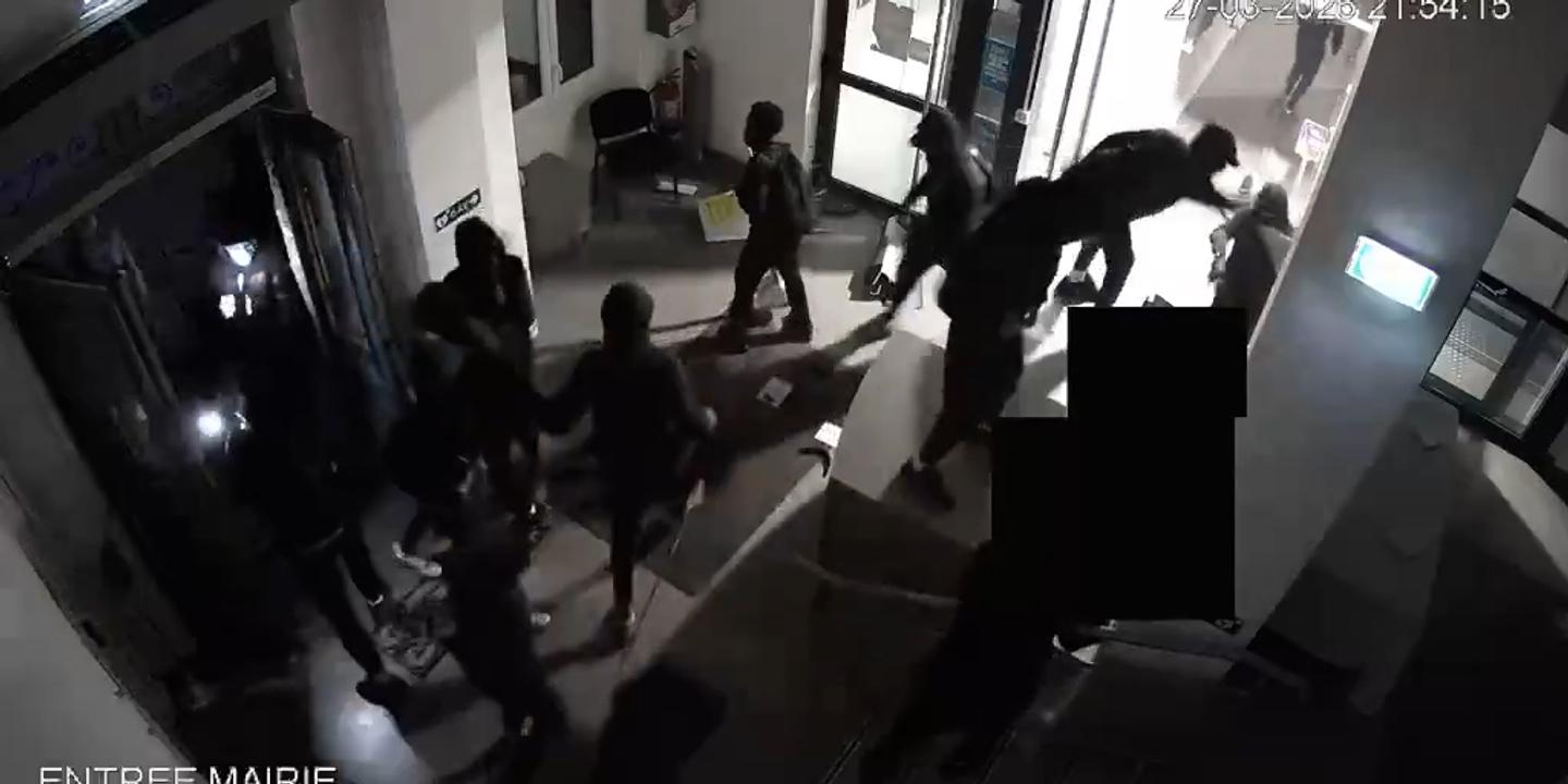 Fresnes : la mairie vandalisée à la veille de l'installation de la nouvelle équipe municipale