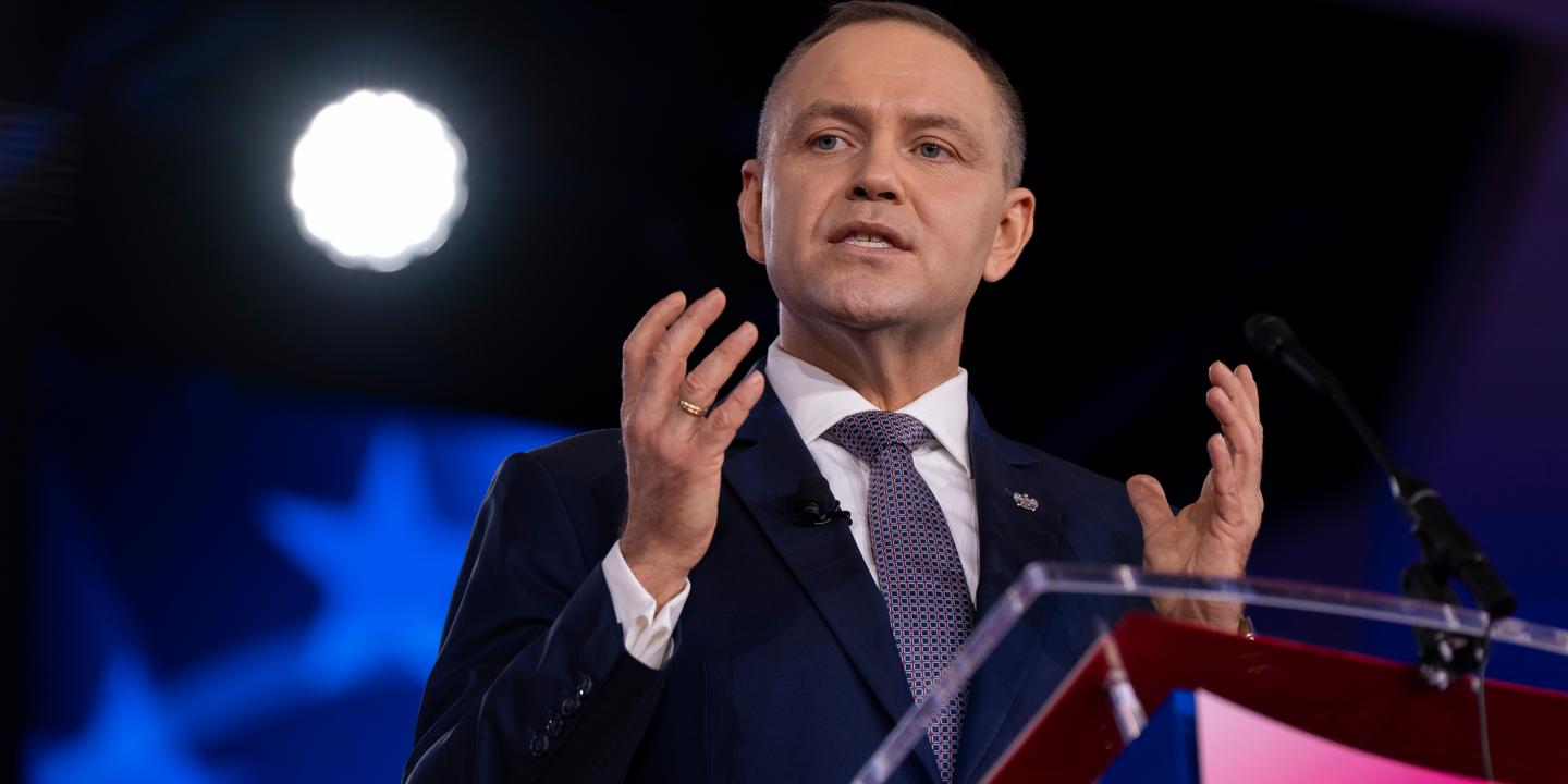 La défaite d'Orban en Hongrie ébranle les ultraconservateurs du PiS en Pologne