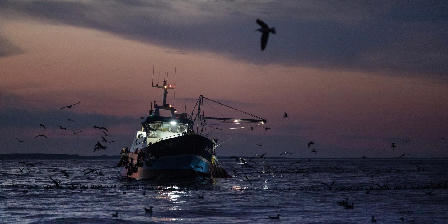 Naufrage en baie de Saint-Brieuc : un patron de chalutier décède, un matelot sauvé de l'hypothermie