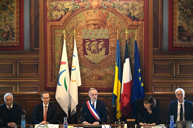 Emmanuel Grégoire, après avoir été investi lors de la séance inaugurale du conseil municipal, à l’Hôtel de ville de Paris, le 29 mars 2026.