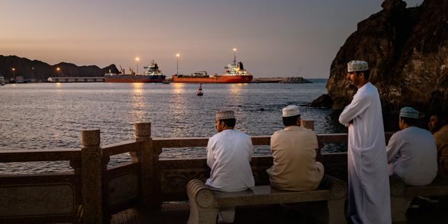 Guerre au Moyen-Orient : le détroit d’Ormuz, rente et fardeau du sultanat d’Oman