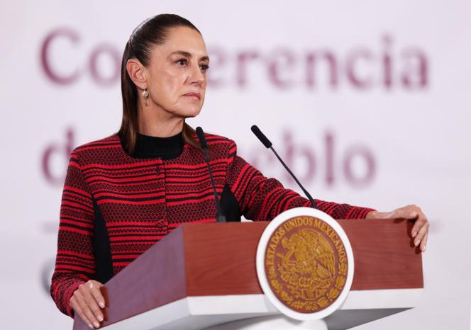 La présidente mexicaine, Claudia Sheinbaum, s’adresse aux médias lors de sa conférence de presse quotidienne et déclare que son gouvernement va « prendre des mesures plus strictes » à la suite du décès, la semaine dernière, d’un Mexicain détenu dans un centre de détention fédéral pour immigrants aux Etats-Unis.