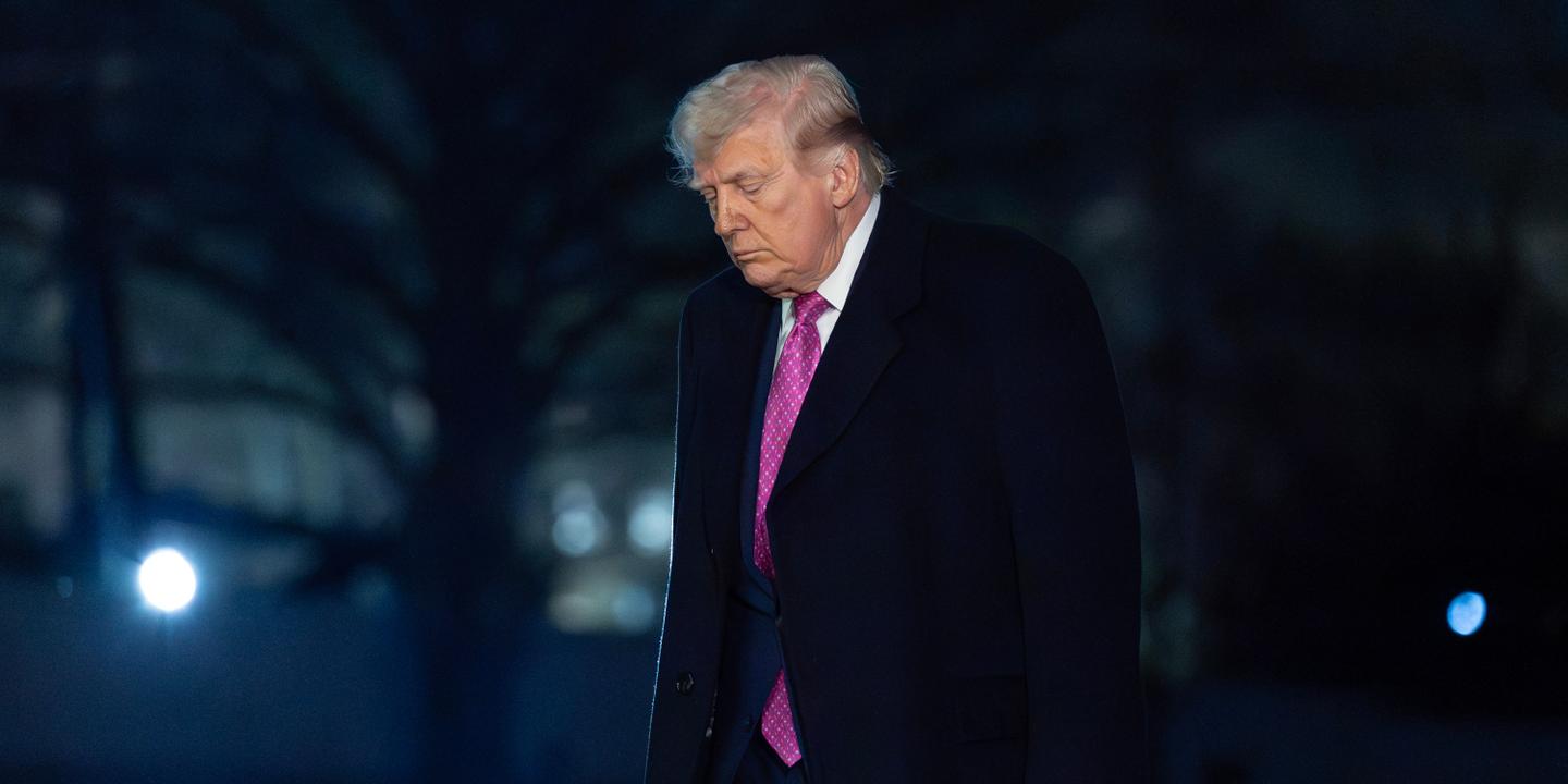 Donald Trump évoque des « progrès » dans les négociations avec l’Iran mais menace de détruire les infrastructures pétrolières si le détroit d’Ormuz n’est pas réouvert Donald Trump évoque des « progrès » dans les négociations avec l’Iran mais menace de détruire les infrastructures pétrolières si le détroit d’Ormuz n’est pas réouvert