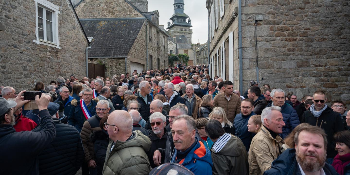 Soutien massif à Moncontour après la démission du maire victime de vandalisme