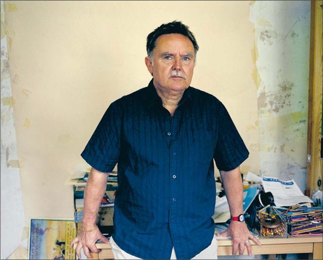 Glen Baxter dans son atelier, à Londres, en 2005.