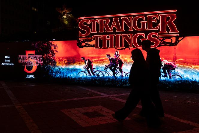 Lors d’un événement promotionnel, la veille de la sortie de la saison 5 de « Stranger Things » sur la plateforme Netflix, à Bruxelles, le 26 novembre 2025. 