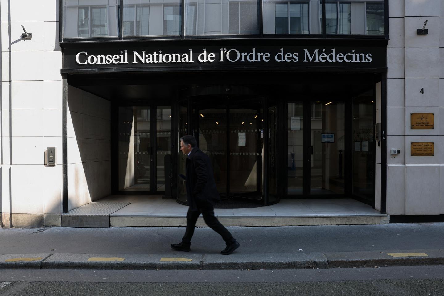 Le gouvernement demande à l’ordre national des médecins d’étudier une dissolution de l’ordre parisien