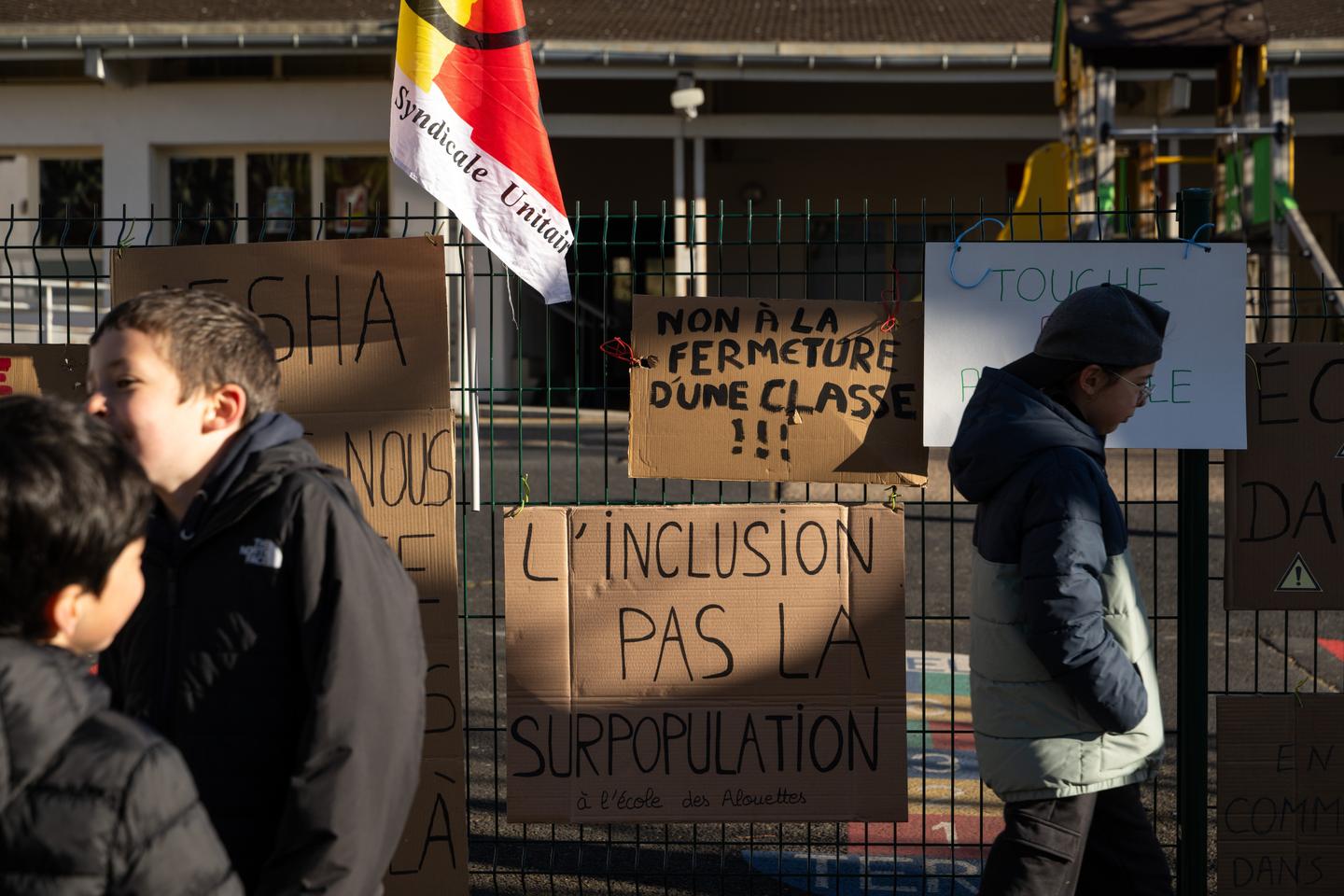 Grève à l’école et dans le secondaire : 10 % des enseignants mobilisés, selon le ministère, entre 25 % et 30 %, selon les syndicats Grève à l’école et dans le secondaire : 10 % des enseignants mobilisés, selon le ministère, entre 25 % et 30 %, selon les syndicats