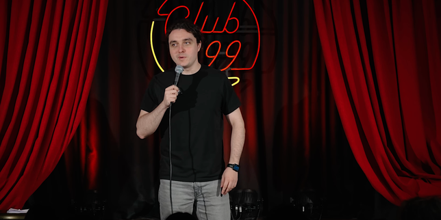 Dragos, le comique roumain qui aimerait rassembler l’Europe autour du rire